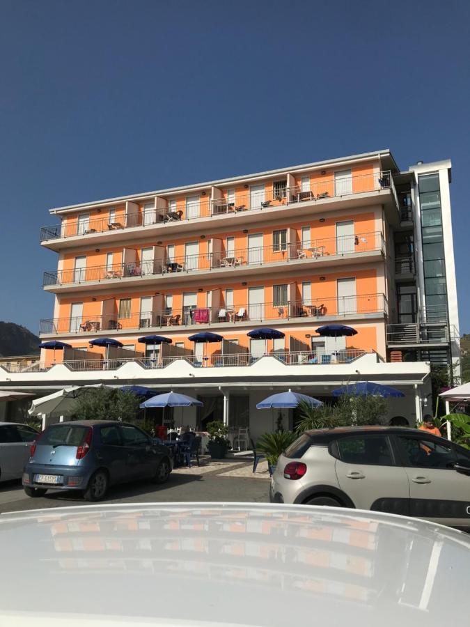 Hotel Ristorante Santa Maria Amantea Exteriör bild