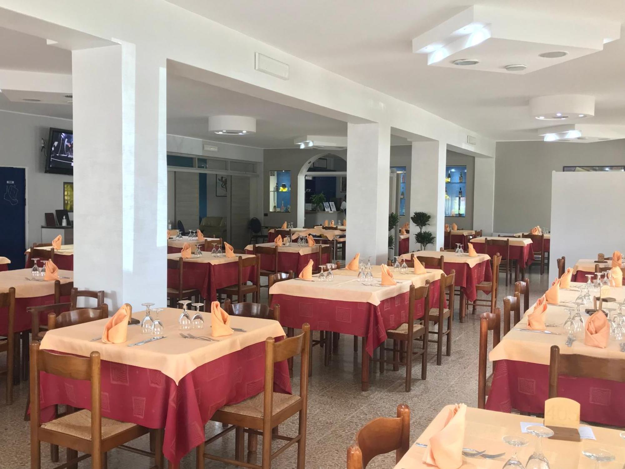 Hotel Ristorante Santa Maria Amantea Exteriör bild